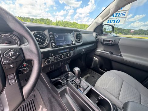 Used 2023 Toyota Tacoma SR AWD/4WD image 13