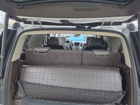 Used 2020 GMC Yukon Denali w/ Denali Premium Package image 18
