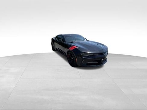 Used 2017 Chevrolet Camaro LT RWD image 3