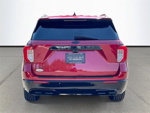 Used 2021 Ford Explorer XLT w/ Equipment Group 202A image 6