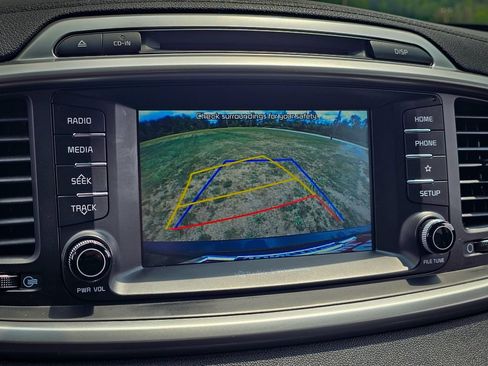 Used 2019 Kia Sorento EX AWD/4WD image 23