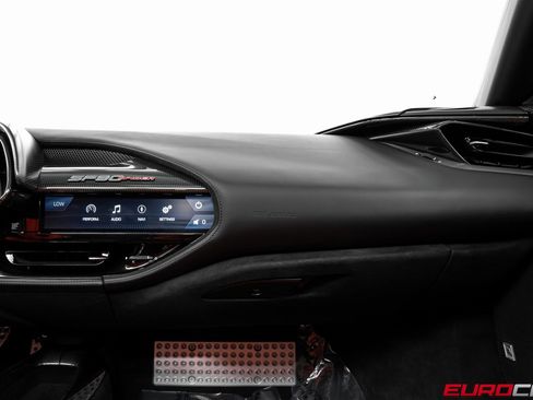 Used 2024 Ferrari SF90 Spider image 44