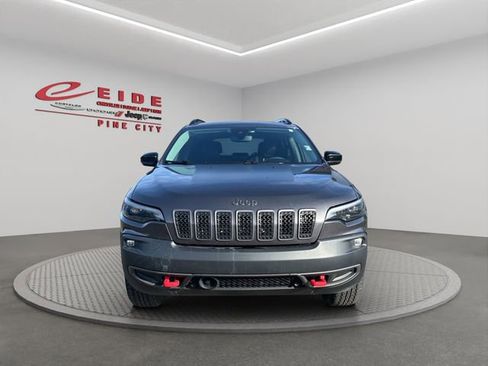 Used 2022 Jeep Cherokee Trailhawk image 10