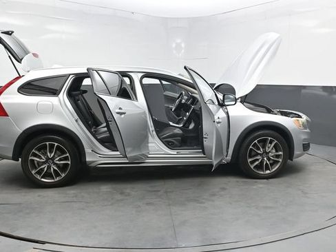 Used 2017 Volvo V60 T5 Cross Country w/ Convenience Package AWD/4WD image 51