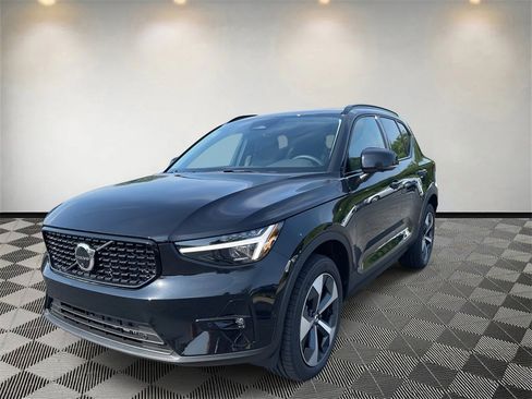 New 2026 Volvo XC40 B5 Plus w/ Protection Package Premier image 6