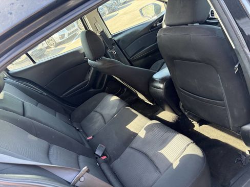 Used 2016 MAZDA MAZDA3 i Sport w/ Preferred Equipment Package image 17