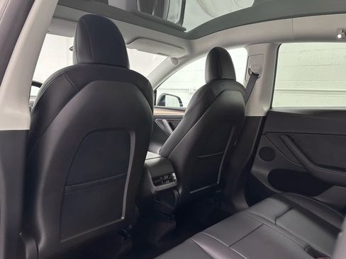 Used 2022 Tesla Model Y Performance image 14