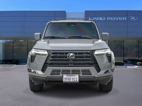Used 2024 Lexus GX 550 w/ Accessory Package (Z1) AWD/4WD image 2
