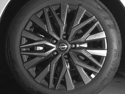 Used 2025 Nissan Altima 2.5 SV image 12