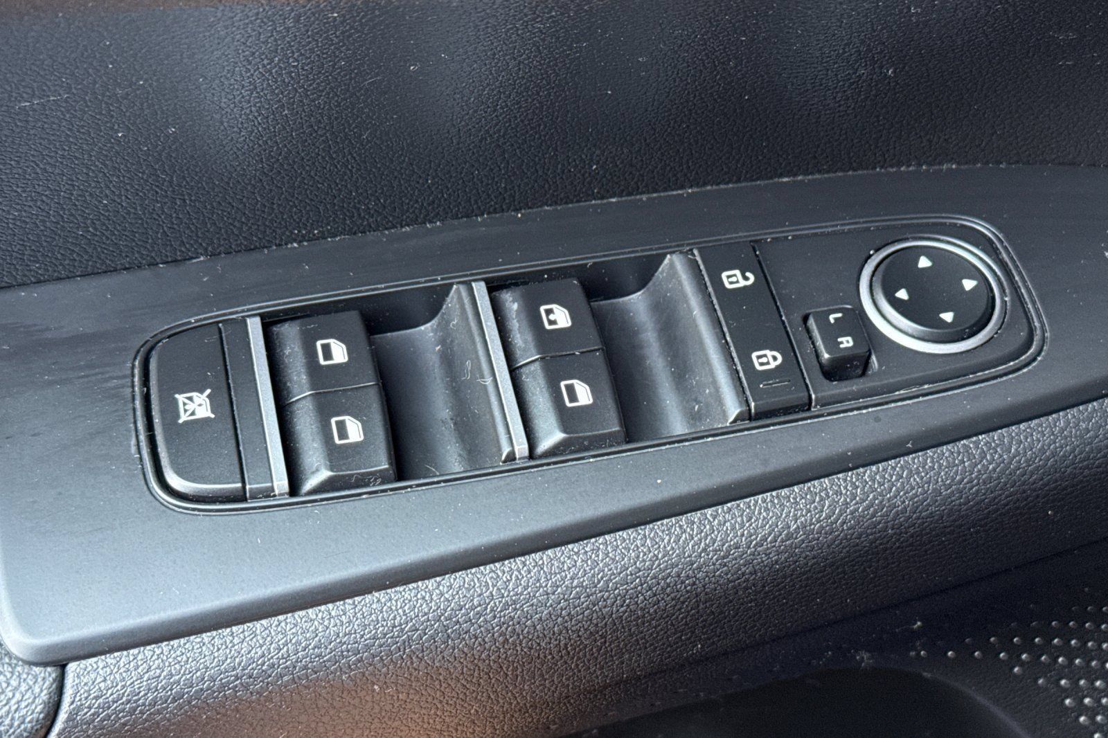 Used 2024 Kia Forte LXS FWD image 14