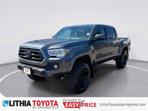 Used 2021 Toyota Tacoma SR5 AWD/4WD image 1