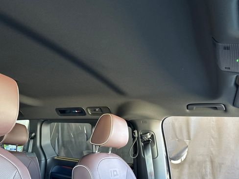 New 2025 Volkswagen ID. Buzz Pro S RWD image 18