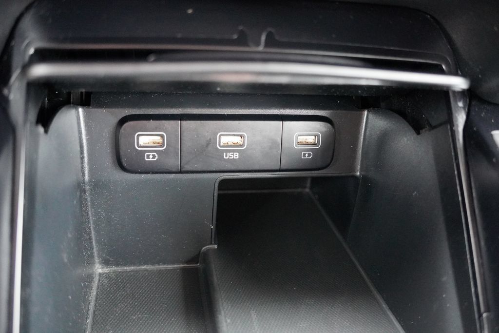Certified 2022 Kia Sorento S AWD/4WD image 29