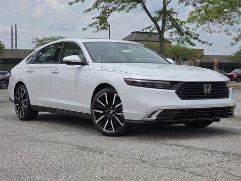 New 2025 Honda Accord Touring image 2