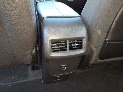 Used 2024 GMC Terrain SLE w/ Driver Convenience Package AWD/4WD image 17