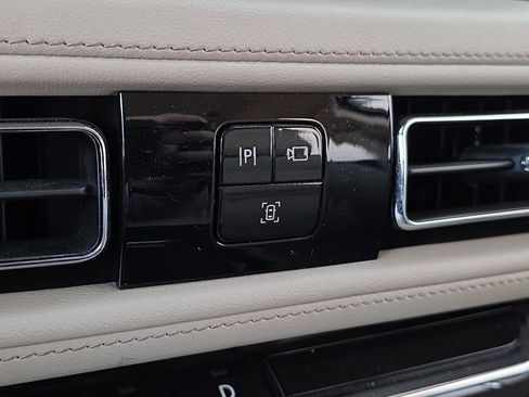 Used 2023 Lincoln Aviator Standard w/ Elements Package image 24