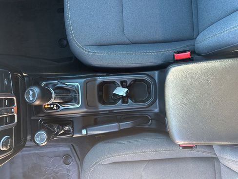 Used 2025 Jeep Wrangler Sport S image 30