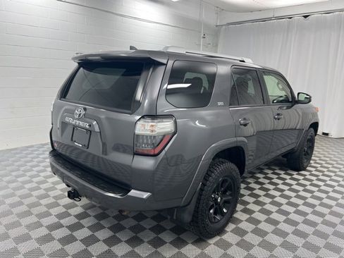 Used 2016 Toyota 4Runner SR5 image 5