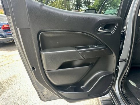 Used 2019 Chevrolet Colorado LT w/ LT Convenience Package AWD/4WD image 13