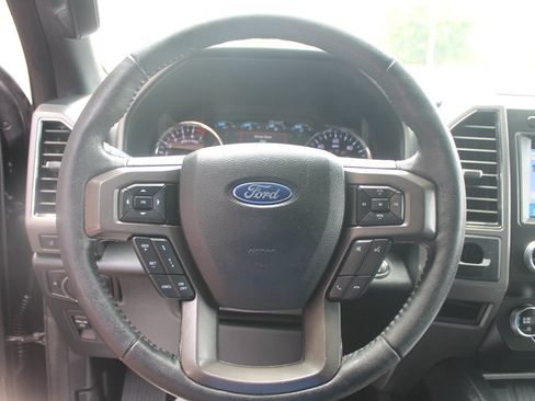 Used 2019 Ford Expedition XLT w/ Equipment Group 202A RWD image 14