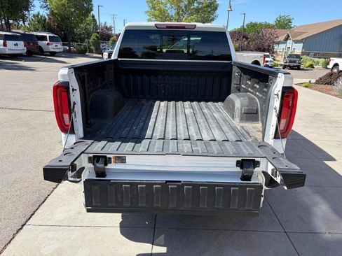 Used 2021 GMC Sierra 1500 Denali AWD/4WD image 26
