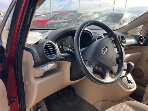 Used 2008 Kia Rondo EX w/ Premium Pkg image 9