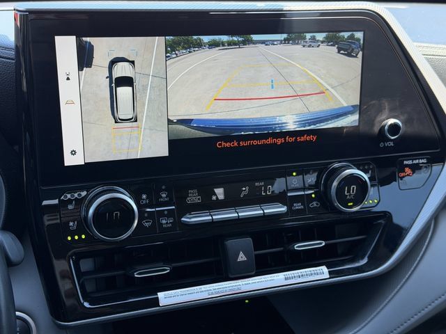Used 2024 Toyota Highlander Platinum FWD image 17