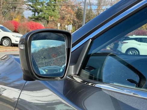 Used 2018 Nissan Rogue SL w/ Premium Package AWD/4WD image 25