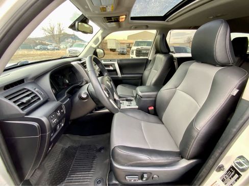 Used 2022 Toyota 4Runner SR5 Premium image 22