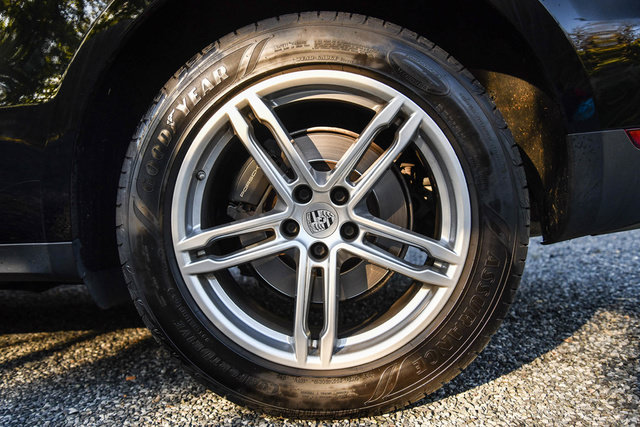 Used 2021 Porsche Macan AWD/4WD image 68
