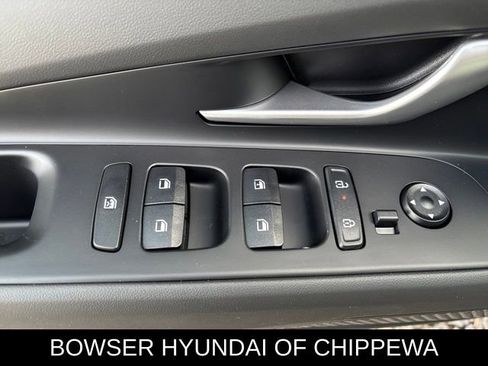 New 2026 Hyundai Elantra SE image 4