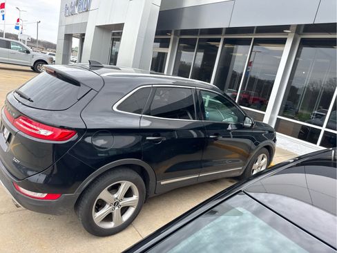 Used 2018 Lincoln MKC Premiere image 3