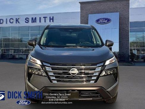 Used 2025 Nissan Rogue SV FWD image 2