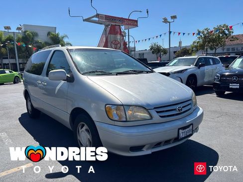 Used 2003 Toyota Sienna LE w/ Symphony Pkg FWD image 1
