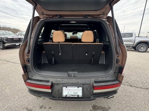 Used 2024 Hyundai Santa Fe Limited image 7