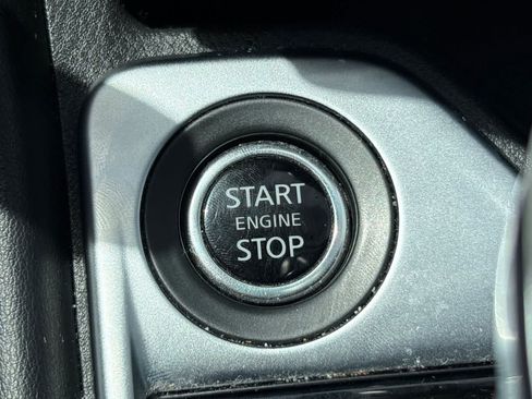 Used 2023 Nissan Sentra SR w/ SR Premium Package FWD image 22