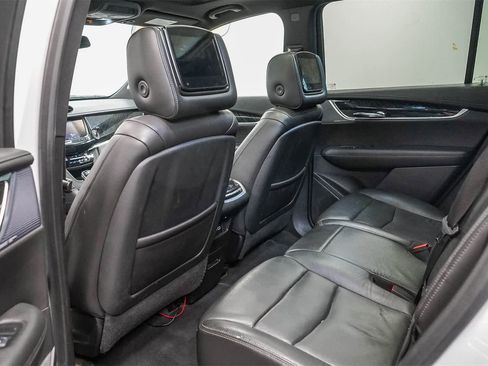 Used 2020 Cadillac XT6 Premium Luxury image 19