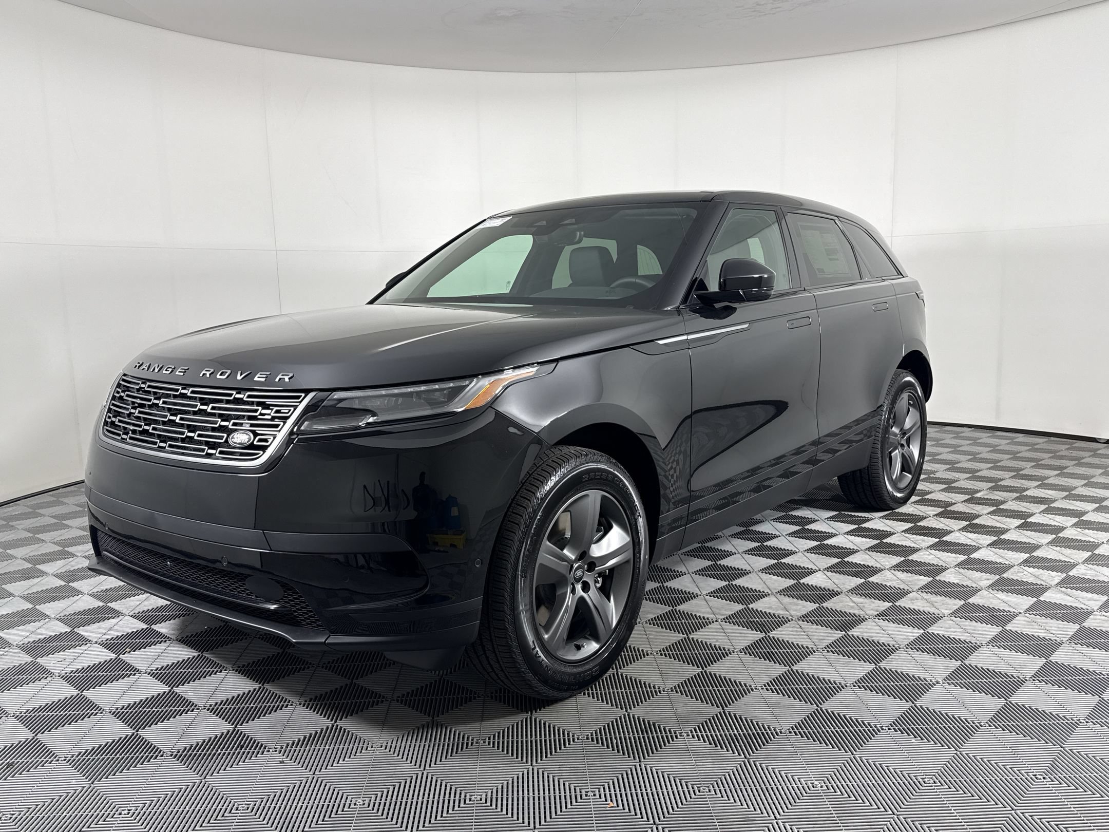 New 2026 Land Rover Range Rover Velar S AWD/4WD image 1