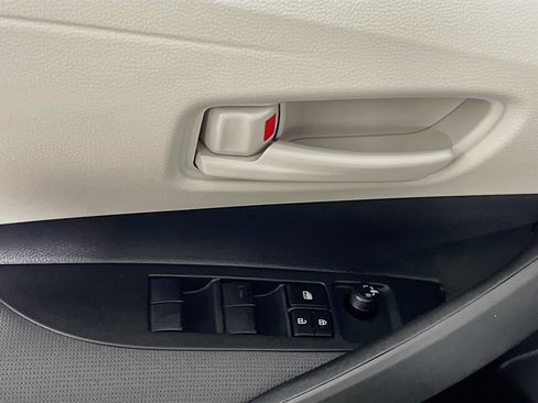 Used 2025 Toyota Corolla LE FWD image 17