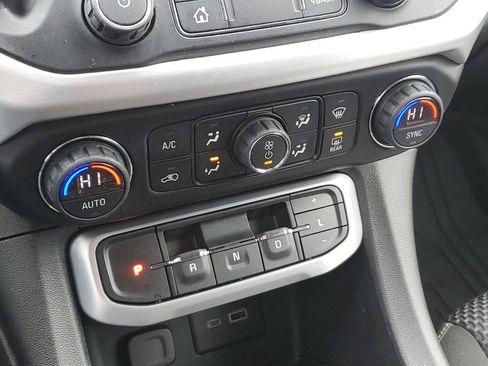 Certified 2021 GMC Acadia SLE w/ Driver Convenience Package image 19