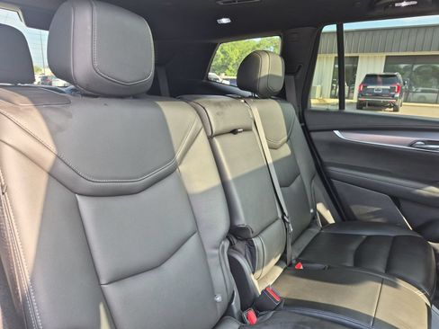 Certified 2024 Cadillac XT6 Luxury w/ LPO, Floor Liner Package AWD/4WD image 27