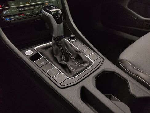 Used 2025 Volkswagen Jetta SE image 26