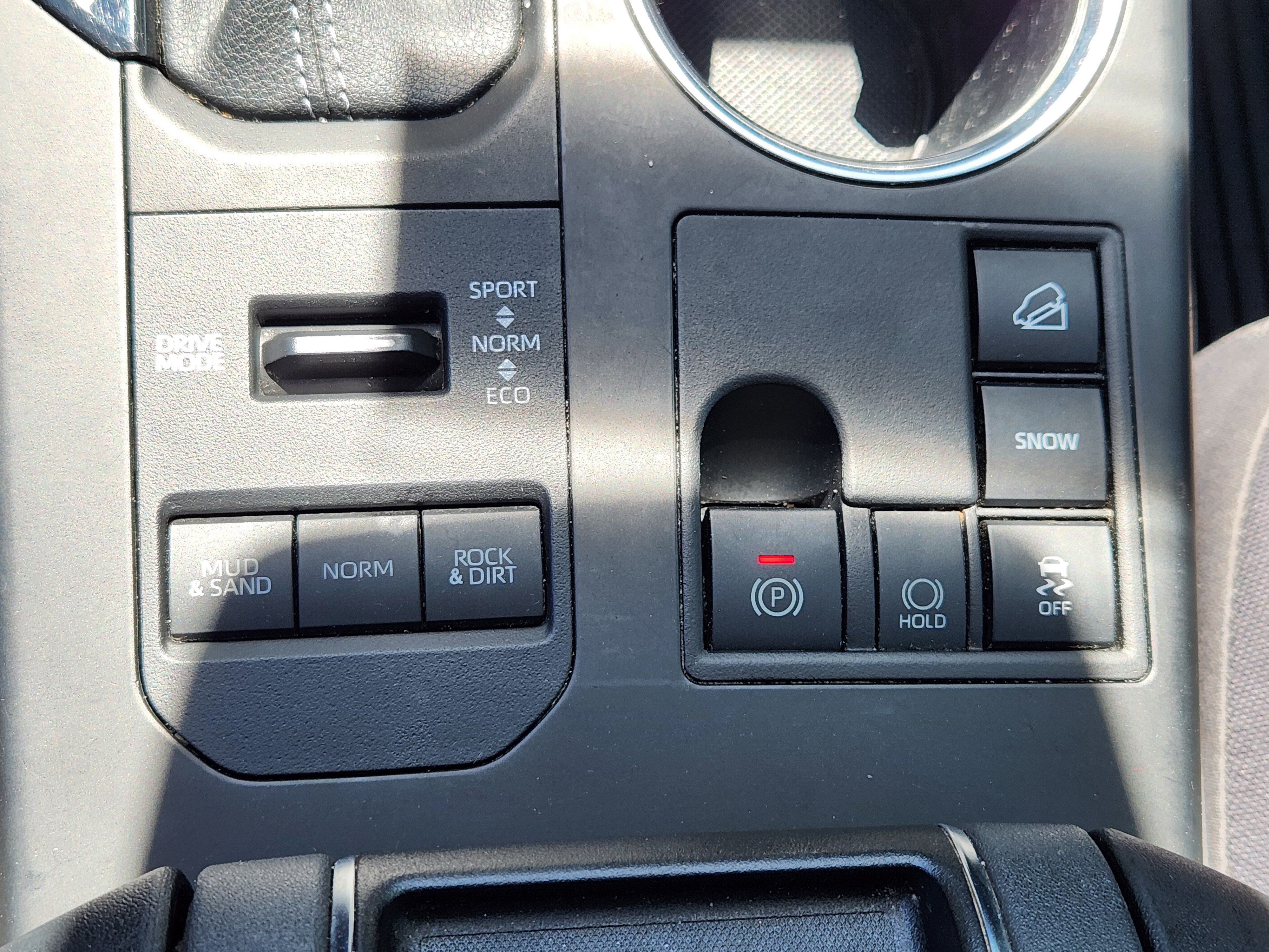 Used 2023 Toyota Highlander L AWD/4WD image 21