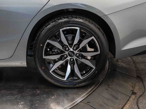 Used 2025 Chevrolet Malibu RS FWD image 10