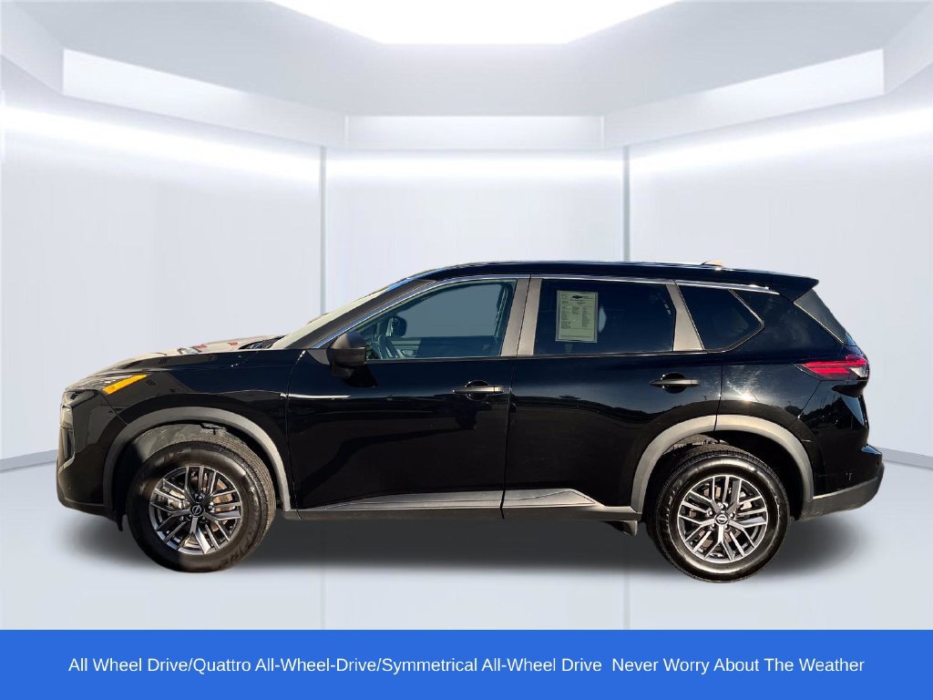 Used 2024 Nissan Rogue S AWD/4WD image 2