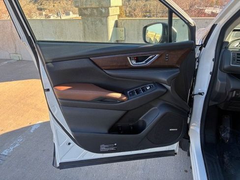 Used 2023 Subaru Ascent Touring image 10