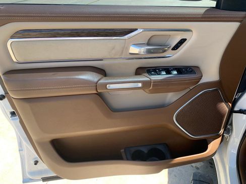 Used 2019 RAM 1500 Laramie AWD/4WD image 32
