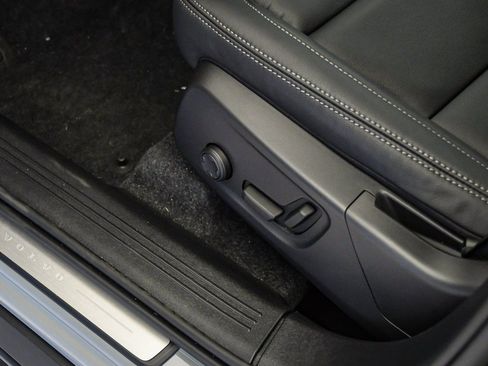 New 2026 Volvo XC40 B4 Plus w/ Climate Package image 22