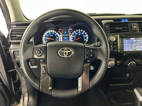 Used 2019 Toyota 4Runner TRD Off-Road Premium AWD/4WD image 15