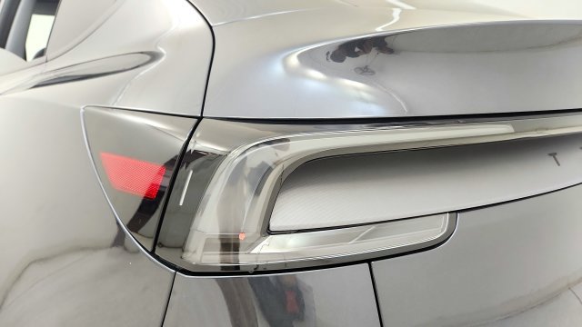 Used 2026 Tesla Model Y AWD image 25